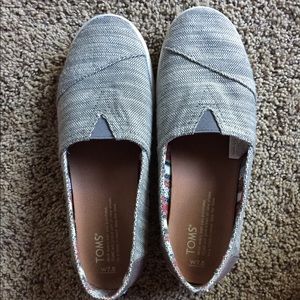 TOMS Avalon slip on