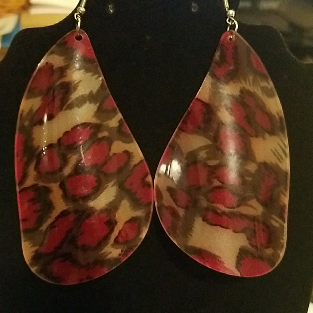 Red and Black Animal print earrings - Picture 3 of 3