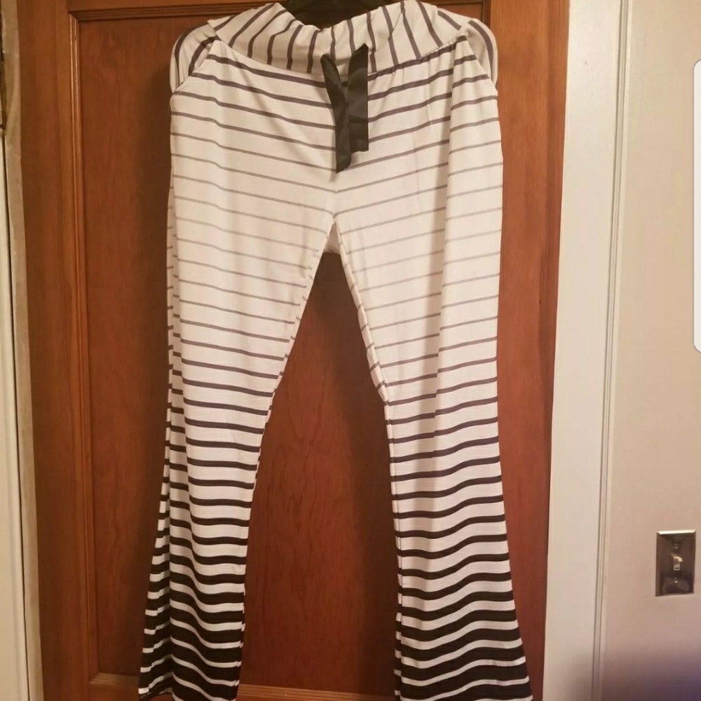 Stripped flare pants