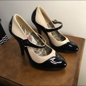 Bordello Tempt Women's Two-Tone Mary Jane