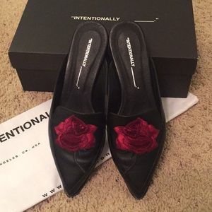 🔥SALE🔥 INTENTIONALLY BLANK - Size 7 -Leather