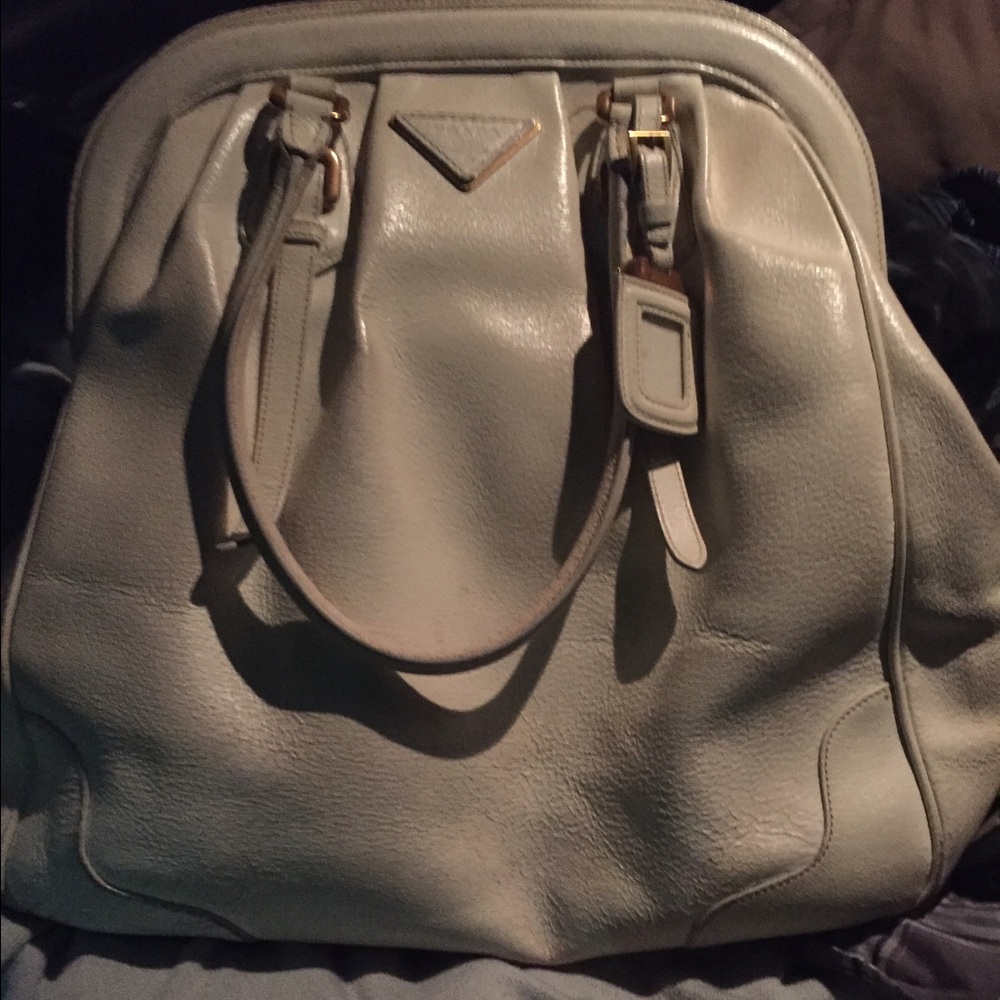 Gorgeous PRADA leather tote