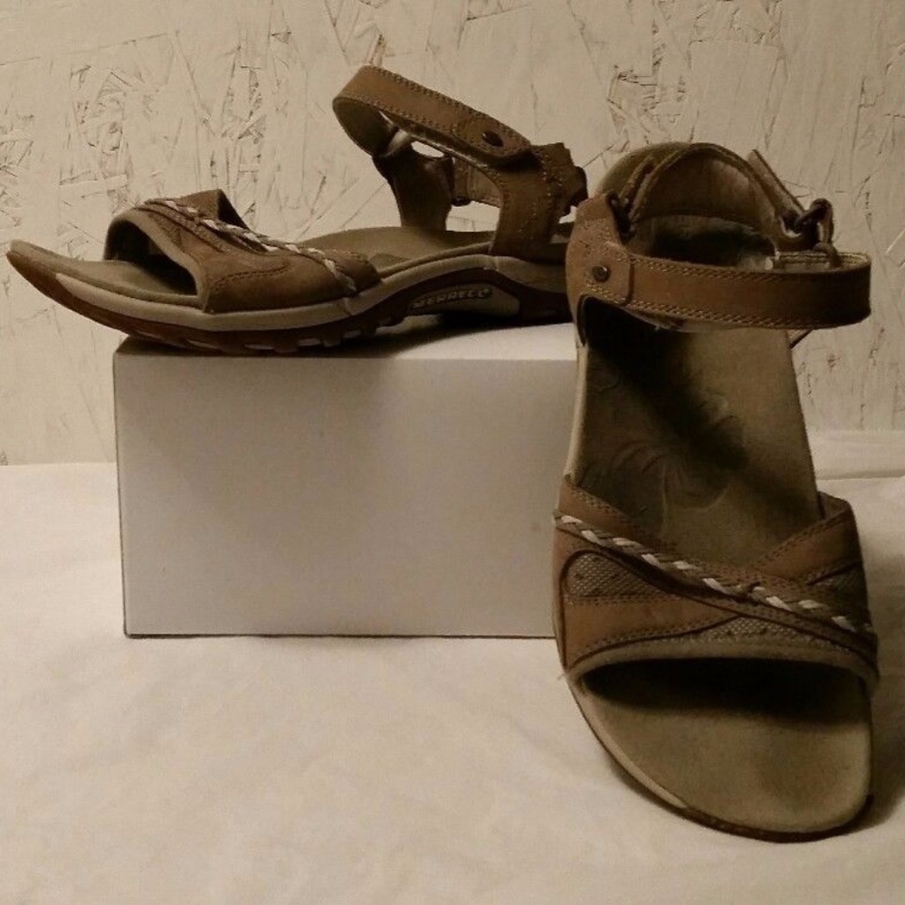 VGUC Merrell Aluminum Cushion Sport Sandals