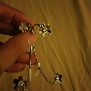 Roanoke Indiana 46783 Petals Metal Cuff Silver Ton