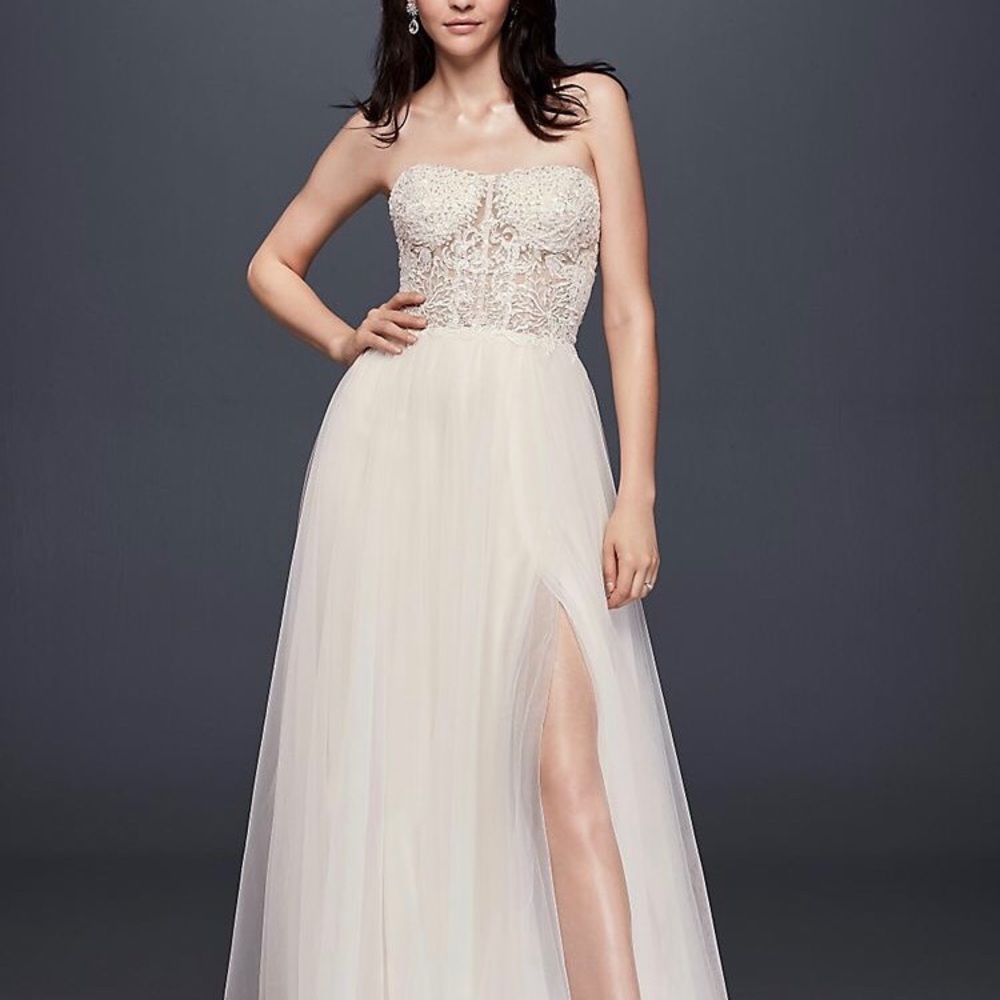 Strapless wedding dress