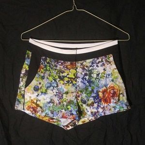 Forever 21 - Floral Shorts XS