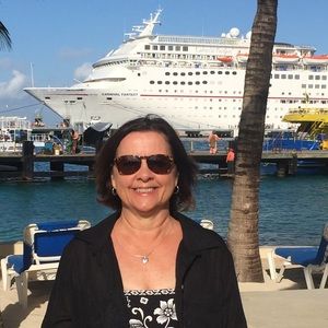 Meet your Posher, Alicia