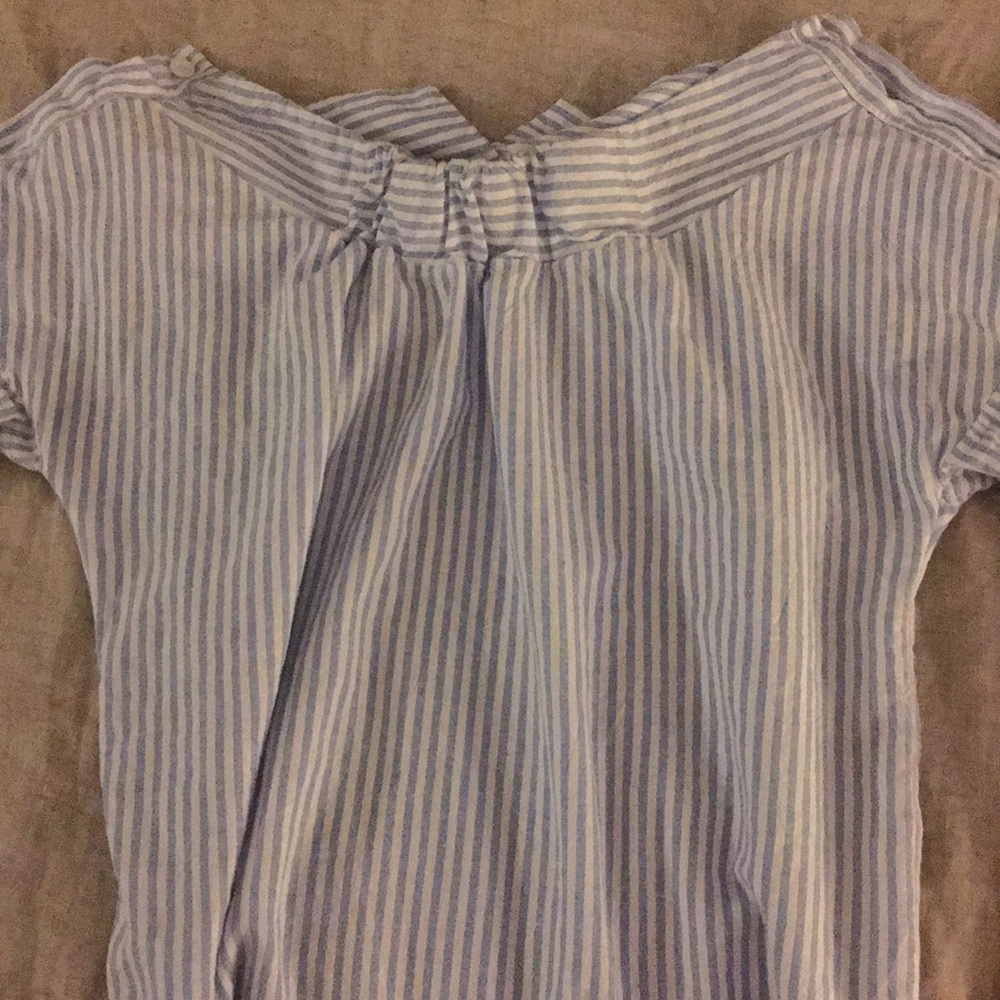 Chic on/off shoulder striped top