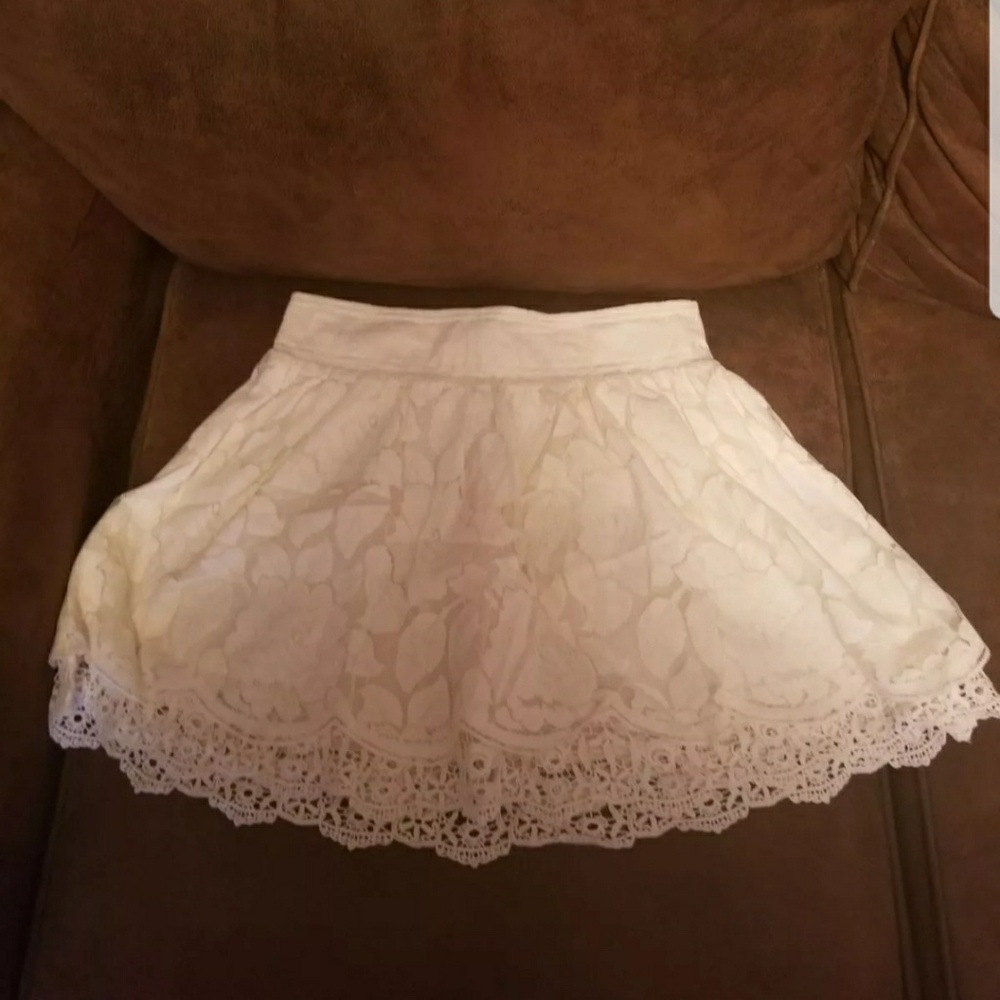 Forever 21 lace mini skirt