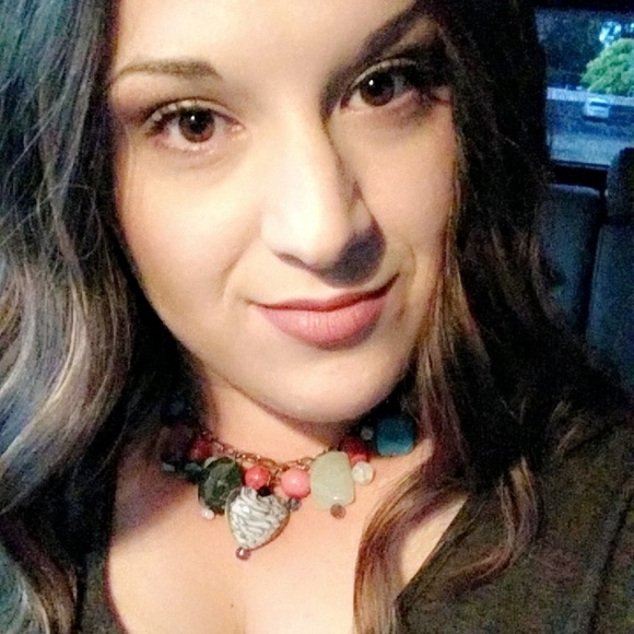 Meet your Posher, Kate - Picture 1 of 2