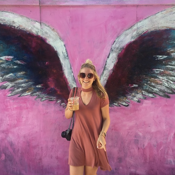 Meet your Posher, Elli - Picture 2 of 4