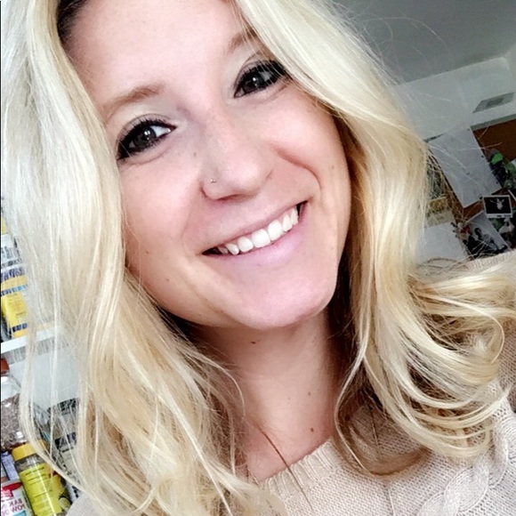 Meet your Posher, Elli - Picture 4 of 4