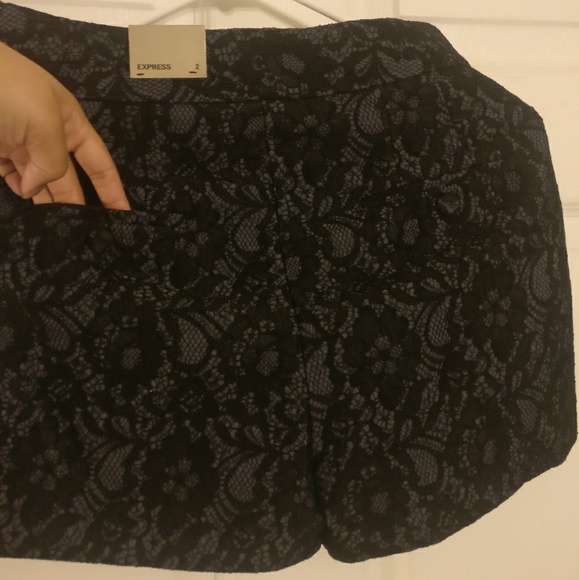 NWT EXPRESS HIGH-RISE LACE SHORTS - Picture 3 of 4