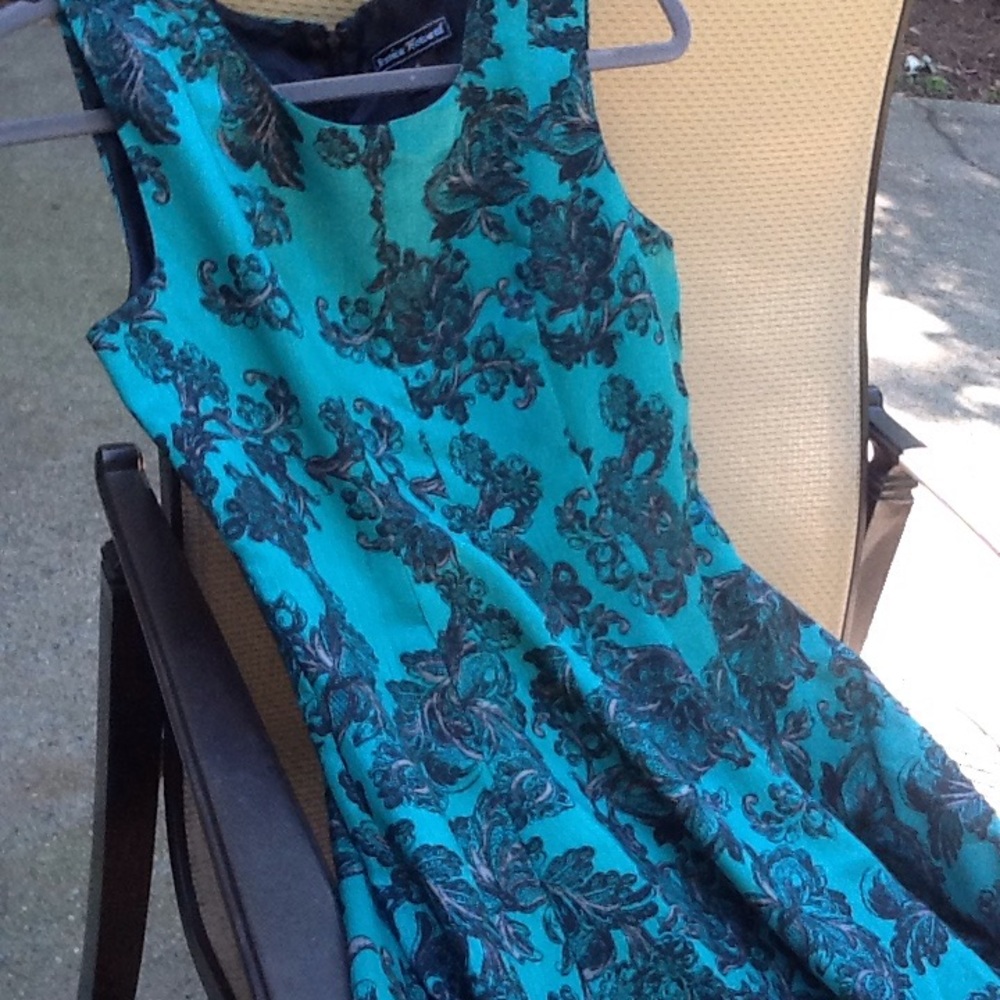 Jessica Howard size 6 Reg. Tea dress NWT