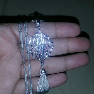 Vera Bradley Roanoke Indiana Tassel Necklace