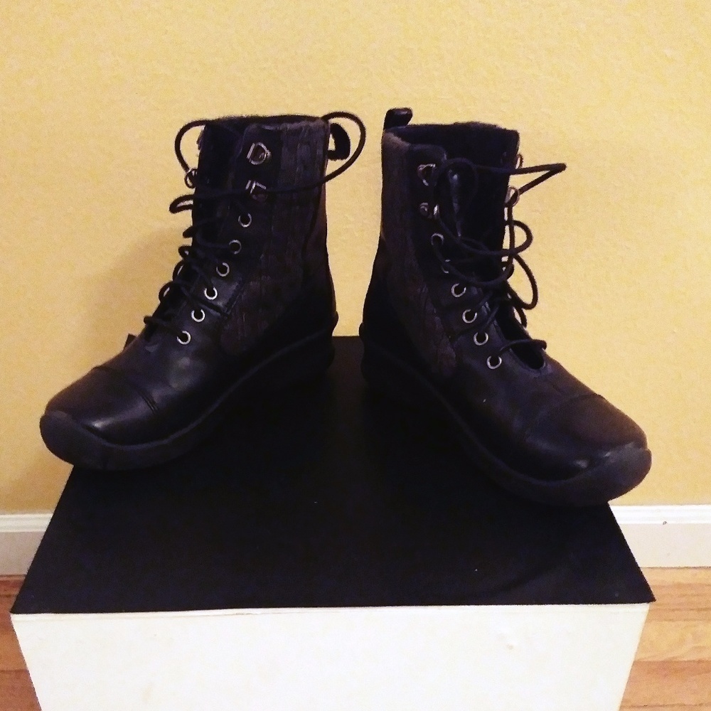 KEEN WOMEN'S WEATHERPROOF FASHION BOOT US SIZE 6.5