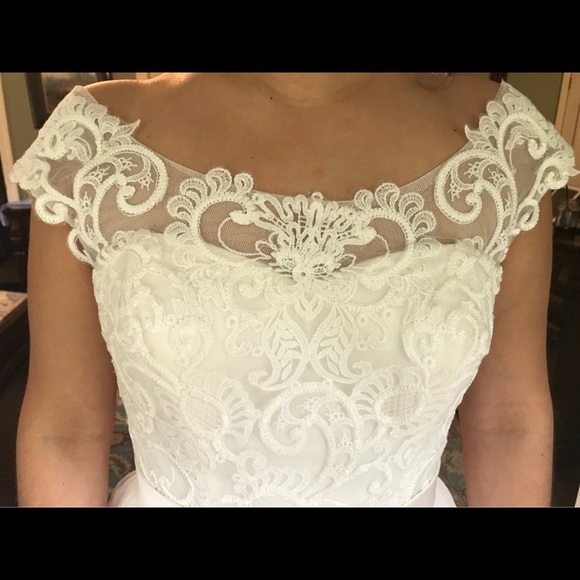 David's Bridal Wedding Dress - Picture 2 of 7