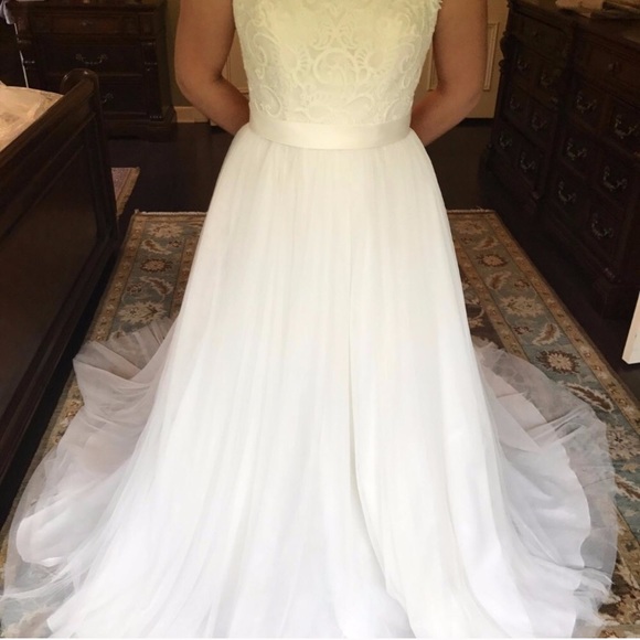 David's Bridal Wedding Dress - Picture 5 of 7