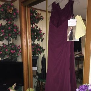 Floor Length New Maroon/Wine Bridesmaid/prom Gown