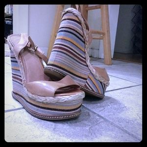 Aldo size 38 ( I wear between a 7 and 8 US )
