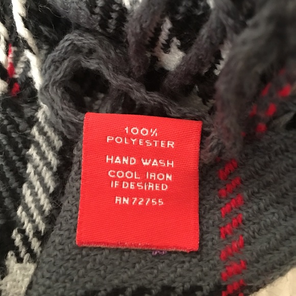 Quilt Scarf 43โ X 43โ inches - Picture 3 of 7