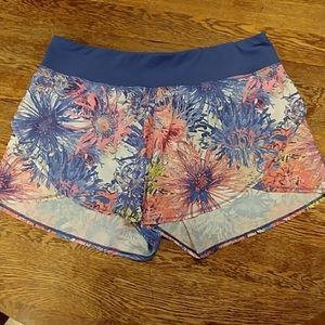 Calia by Carrie Underwood Floral Shorts (XL)