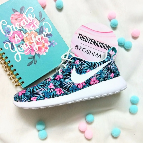 💠HOST PICK NEW Nike Roshe Print Tropical💠 - Picture 7 of 8