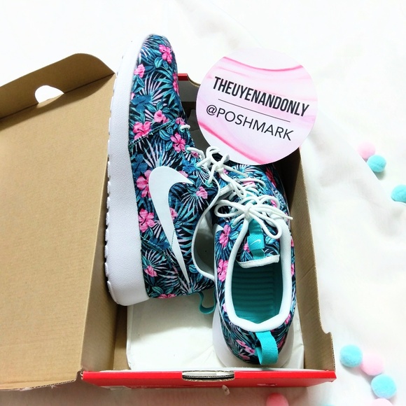 💠HOST PICK NEW Nike Roshe Print Tropical💠 - Picture 8 of 8