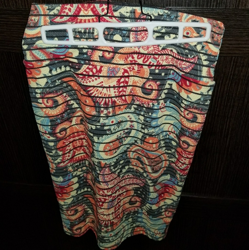 XS Cassie Skirt- Lularoe