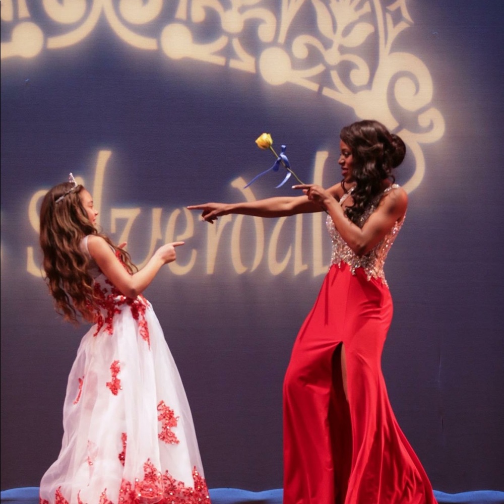 Red prom pageant dress