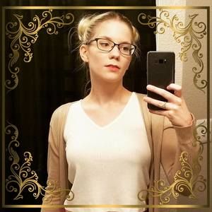 Meet your Posher, Emily-claire