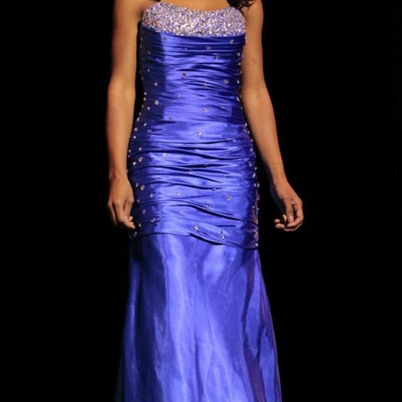 Pageant dress - Picture 2 of 2