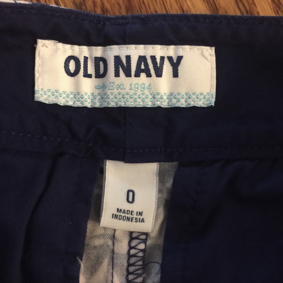 Old Navy Sailboat Shorts - Picture 3 of 4