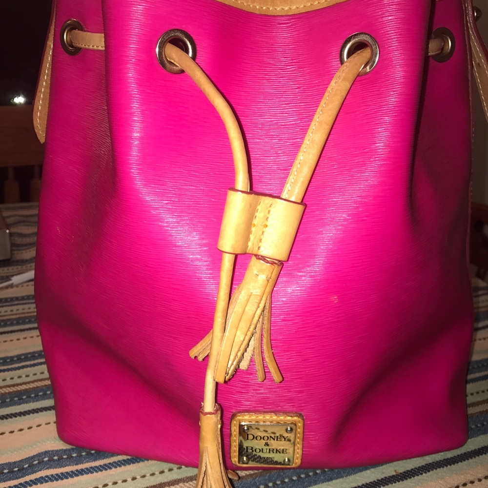 D&B authentic purse