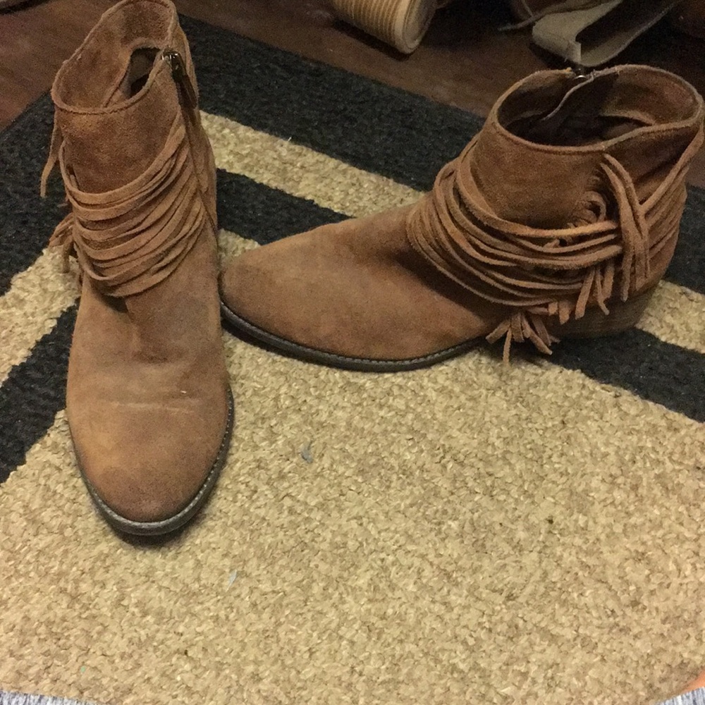 Vince Camuto- Camel Saree Fringe bootie