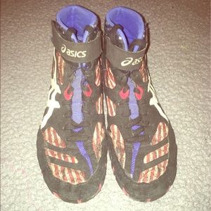 Wrestling shoes