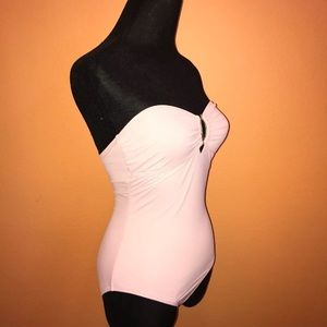 Vince Camuto One Piece Swimsuit Size 4 Pink
