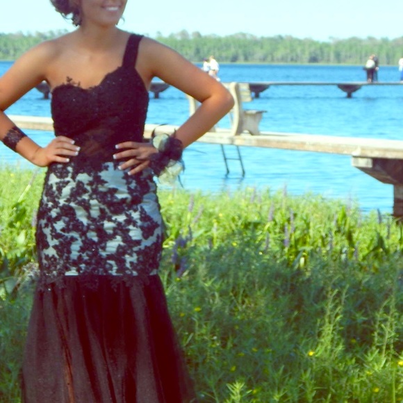 Beaded Dress - Picture 1 of 1