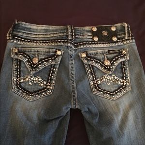 Miss Me Skinny. Like new 27/35
