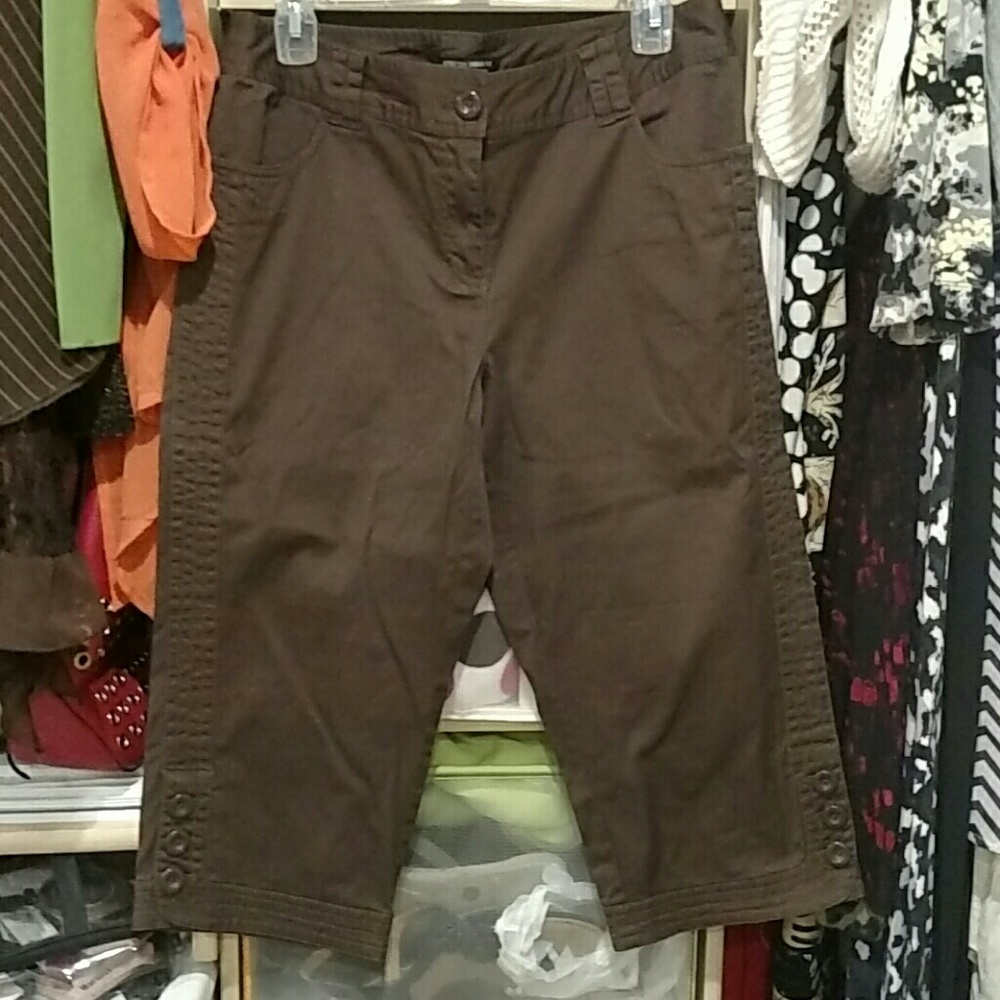 Capri pants