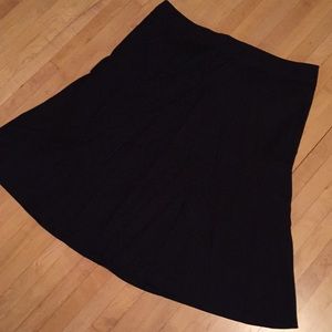 Merona fit and flare black skirt
