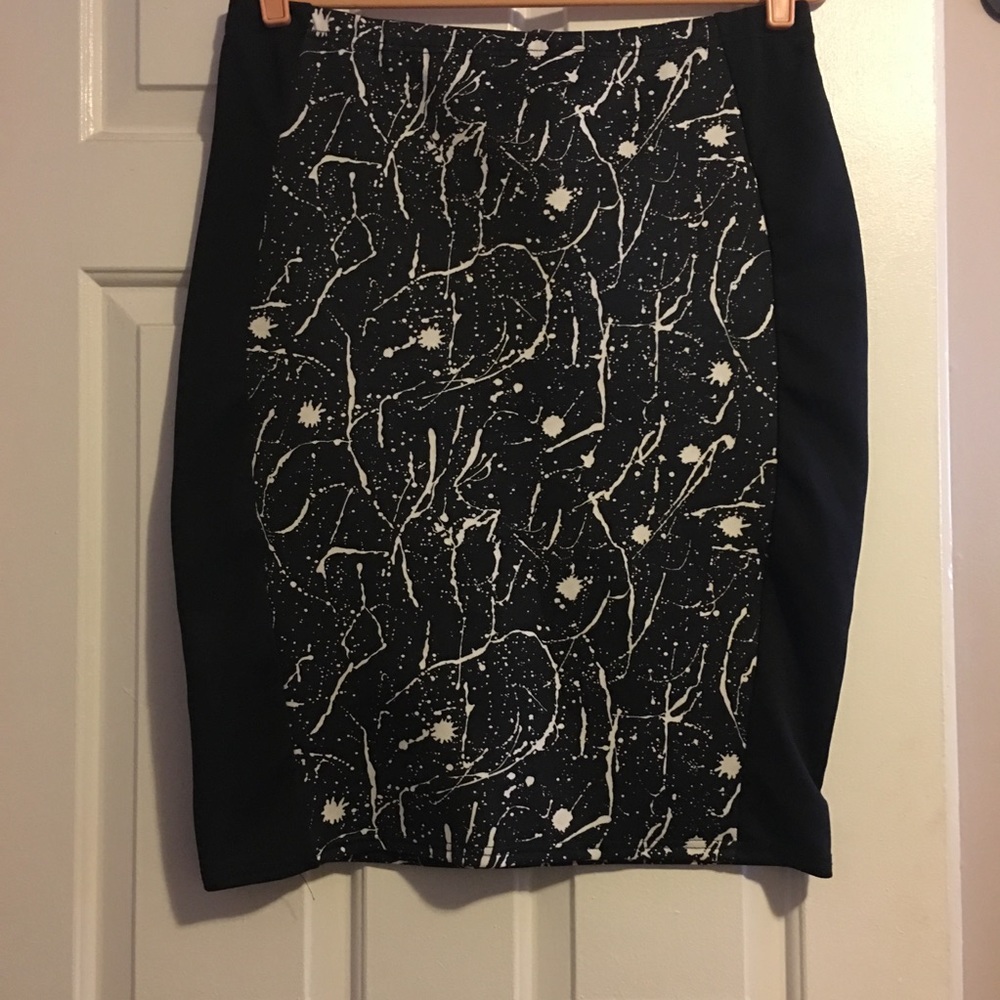 MIDI splatter skirt