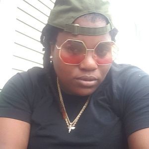 Meet your Posher, Monique