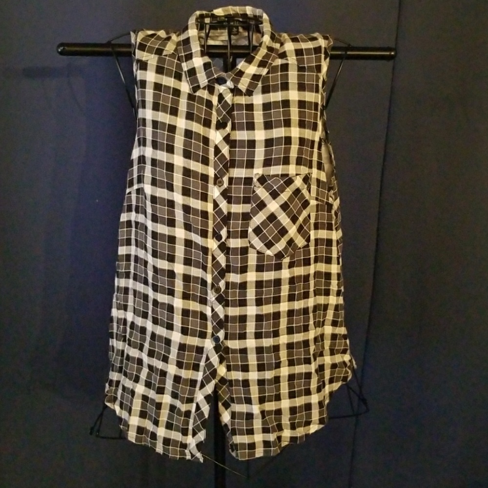 Black and White Plaid Sleeveless Shirt