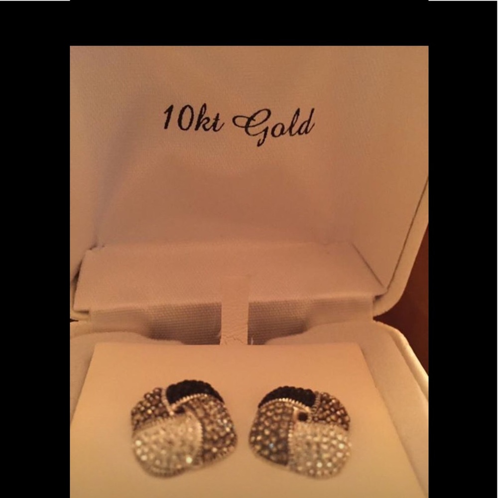 10 kt Gold Earrings