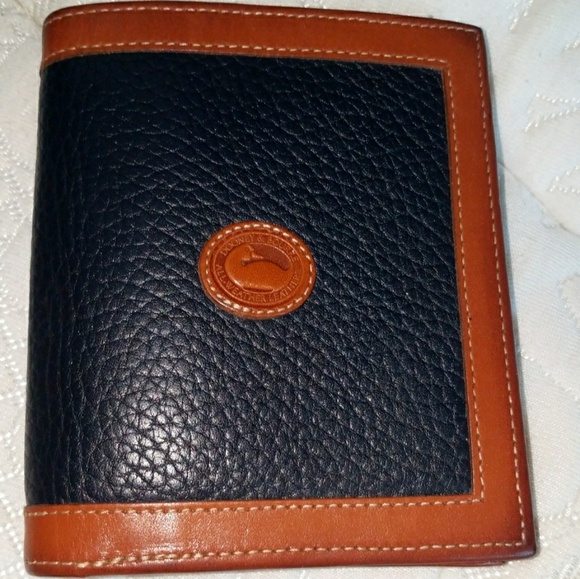 dooney and bourke bifold wallet