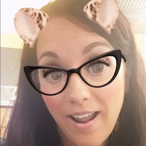 Meet your Posher, Denise