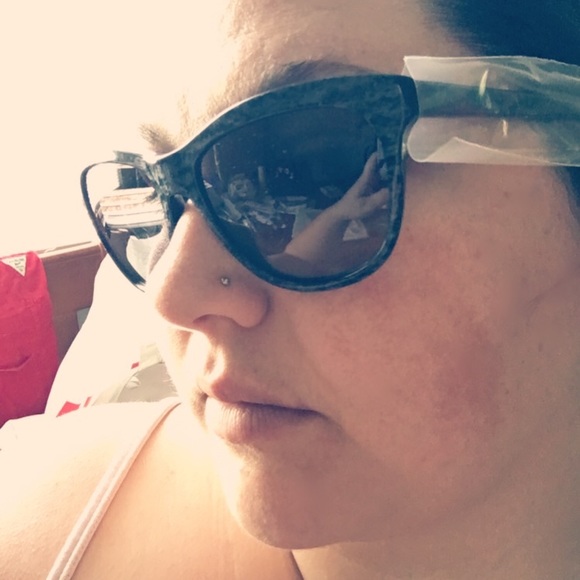 Oliver Peoples Reigh Wayfarer Frame Sunglasses - Picture 8 of 8