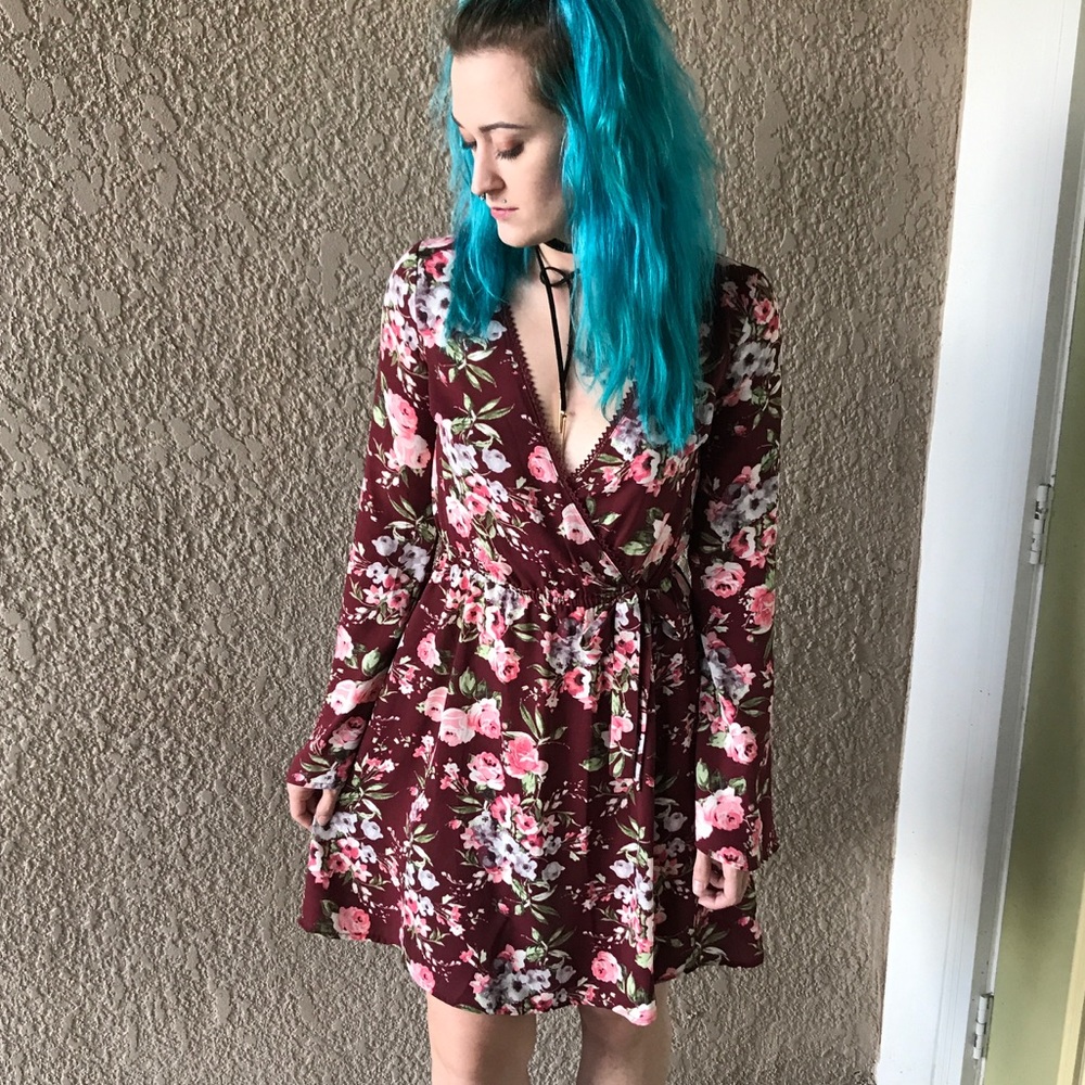 🚫SOLD🚫Low cut Floral Dress