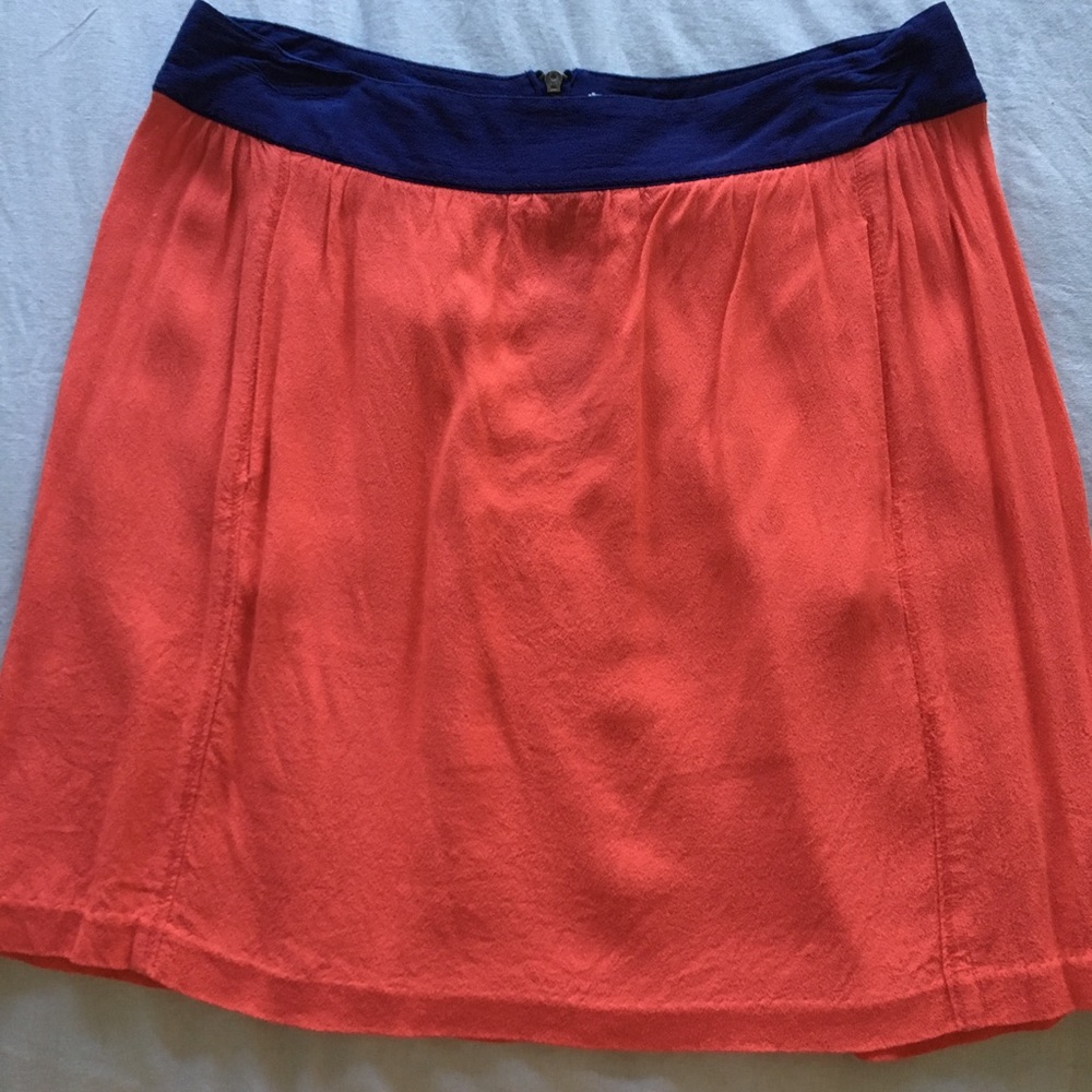 Cooperative mini skirt